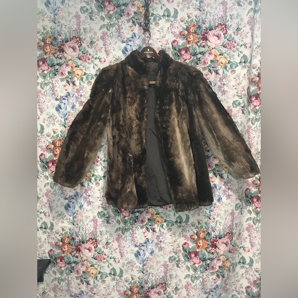 Vintage Original by Dicker and Dicker of Beverly Hills Fur Coat, Raindeer? - Picture 2 of 10